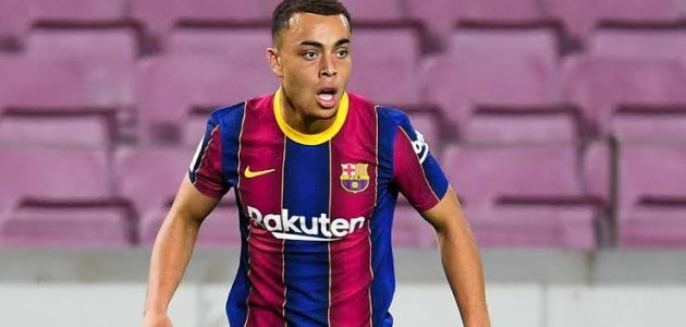 أندية الدوري الإنجليزي تتنافس لضم نجم برشلونة