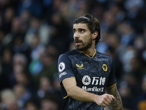 مانشستر يونايتد لا يفكر بضم لاعب وسط ولفرهامبتون