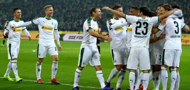 مانشستر يونايتد يسعى لضم مدافع مونشنجلادباخ