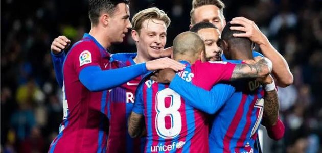 انديه الدوري الانجليزي تتنافس لضم لاعب وسط برشلونه