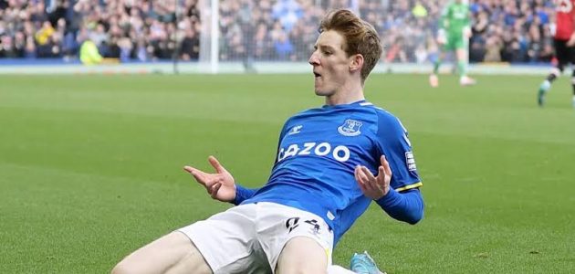 توتنهام يفكر في انتقال أنطوني جوردون في يناير