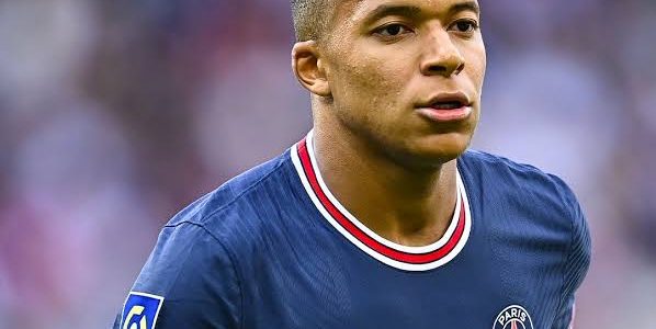 والكوت لاعب منتخب إنجلترا السابق يؤكد قدرة ووكر في التصدي لمبابي