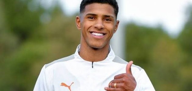 ريال مدريد يرغب في ضم فينيسيوس توبياس