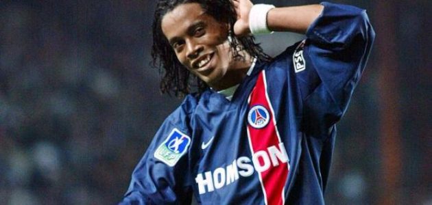 رونالدينيو يؤكد ارتباطه بمانشستر يونايتد في 2003