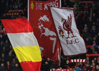 ليفربول يتصدر السباق للحصول على توقيعات مدافع نابولي كيم مين جاي