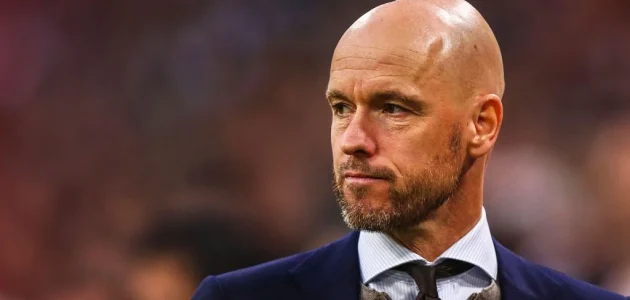 مدرب مانشستر يونايتد يشيد بالتعاقد الجديد للنادي