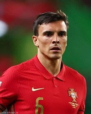 برشلونة يسعى لاستعارة نجم مانشستر سيتي